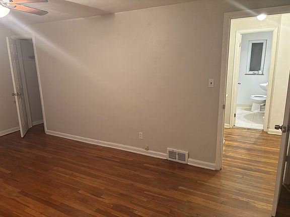 5th image of 424 E 222nd St #426