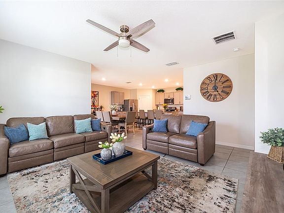 4th image of 1933 Bellknoll Ln