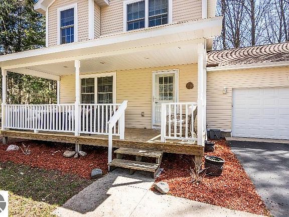 2nd image of 8565 Bent Pine Dr