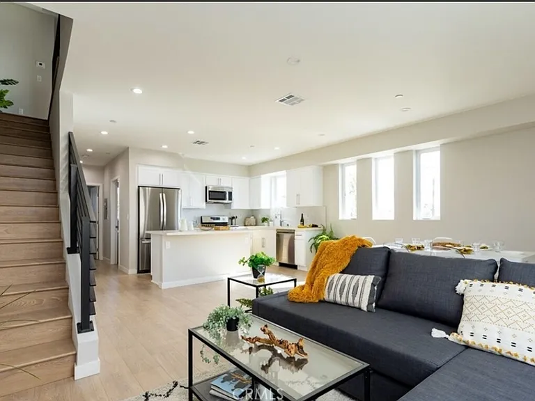 2234 Crenshaw Blvd #2232-1/2 — Photo 3