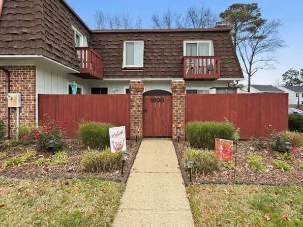 1600 Ocean Lakes Ct, Virginia Beach, VA 23454