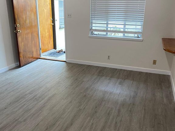 4th image of 2453 Federal Ave