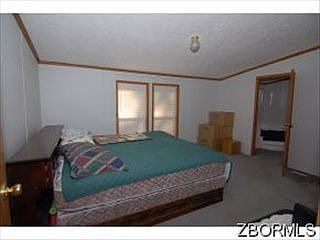 4th image of 2370 Neil Ave