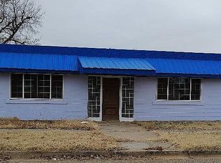 207 N Wall St, Shamrock, TX 79079
