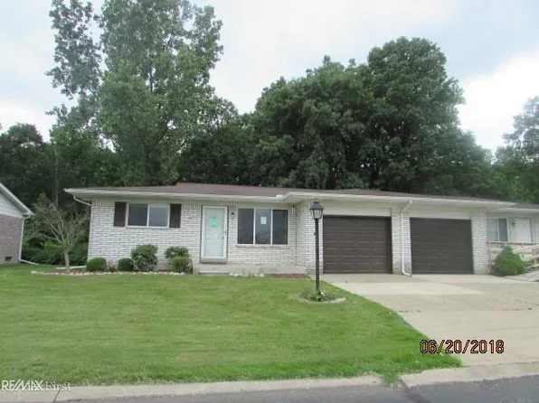 47421 Brent Ct, Chesterfield, MI 48047