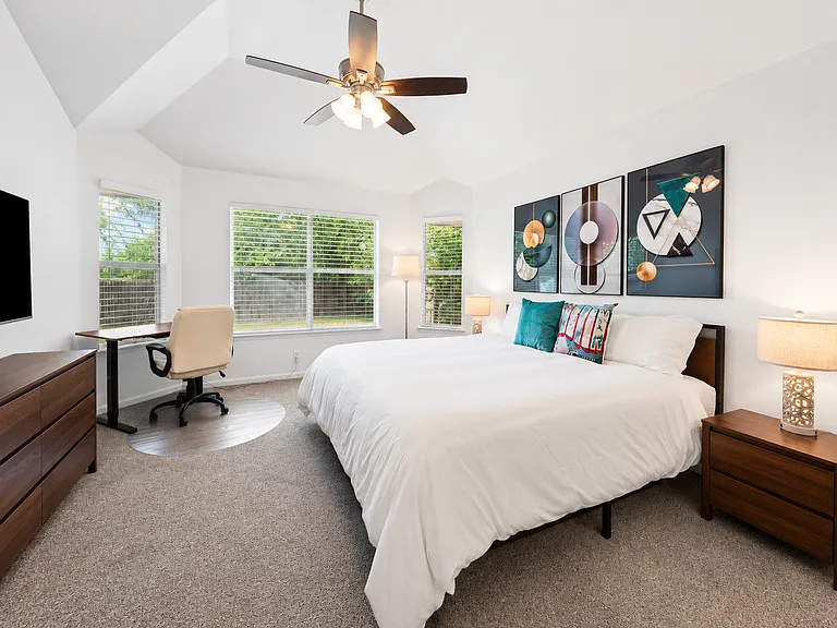 1109 Briargate Dr — Photo 2