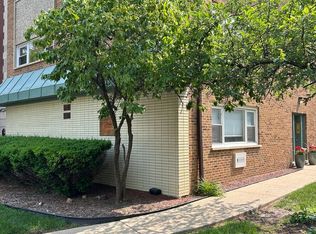 214 S Oak Park Ave APT 2, Oak Park, IL 60302