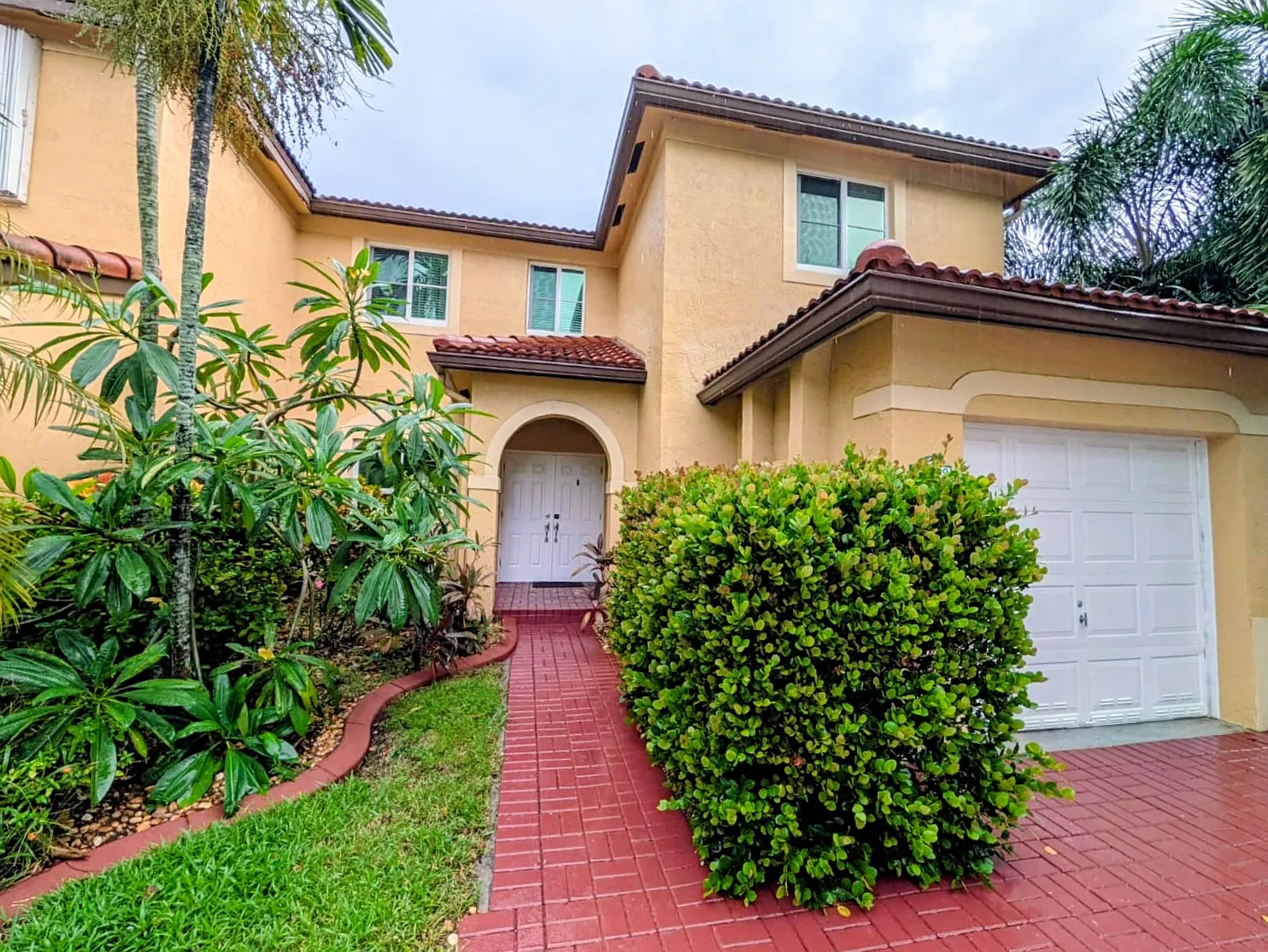 3 bed, 1500 sqft, $3,700 — Photo 2