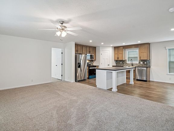 3rd image of 8731 Boyer Dr