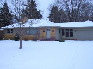 5438 Twin Lake Blvd E, Brooklyn Center, MN 55429