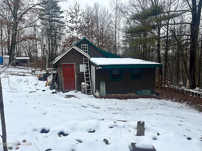 3rd image of 1876 Lick Springs Road