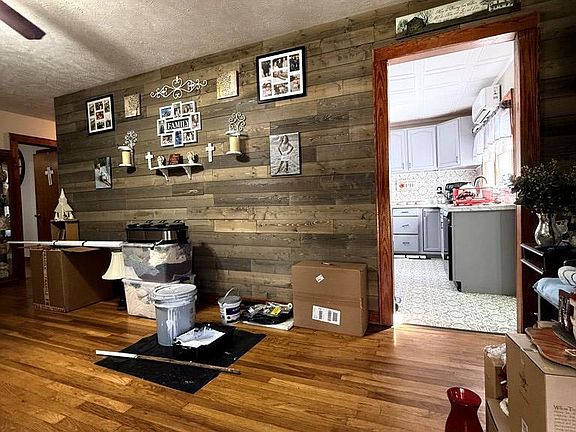 2nd image of 3406 Baptist Valley Rd