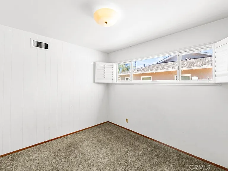 454 N Shattuck Pl — Photo 19