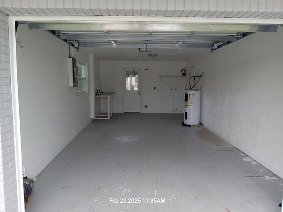 Garage With Washer And Dryer Hookups