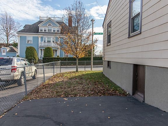 3rd image of 33 Westmoreland St