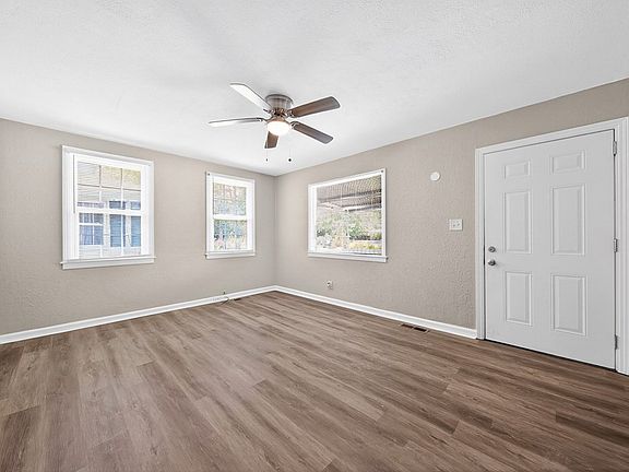 3rd image of 2848 Blan St