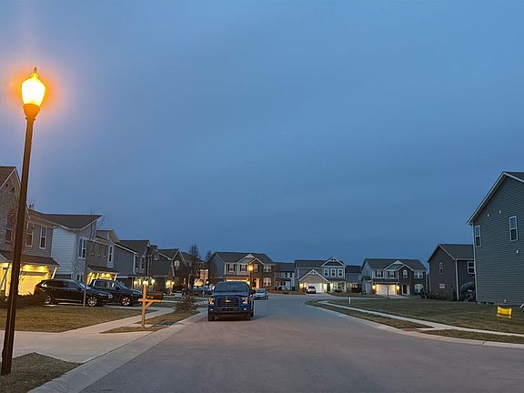 4th image of 9708 Evening Sky Way