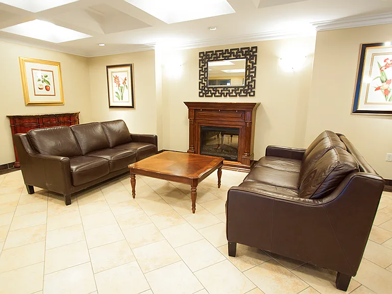 560 Queen St S #411 — Photo 5