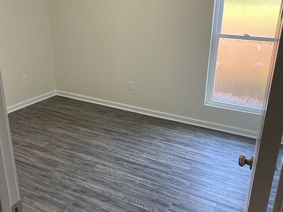 4th image of 120 Twelve Oaks Ct