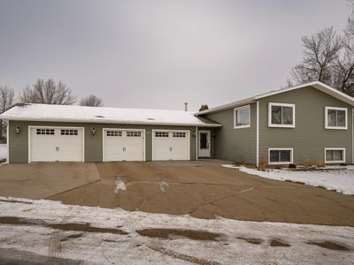 100 11th St NW, Beulah, ND, 58523