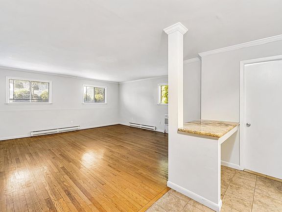 4th image of 12 Sheridan Ave