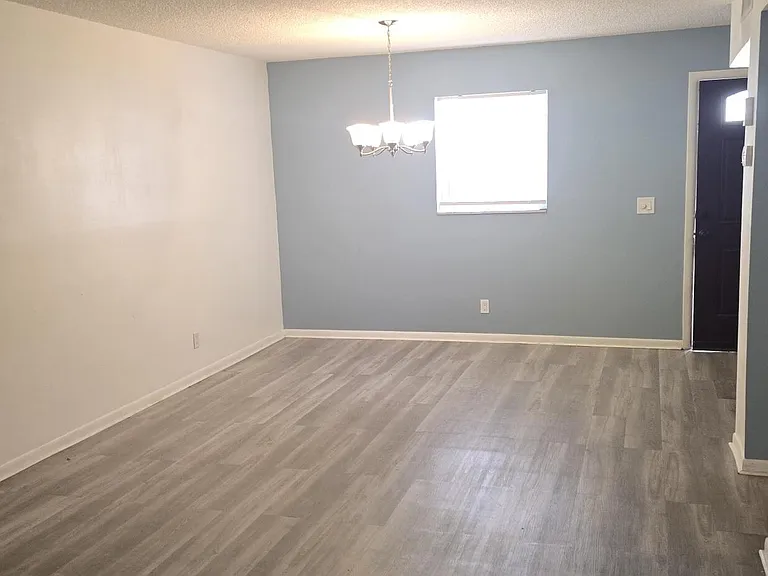 300 Bonnie Blvd #144 — Photo 4