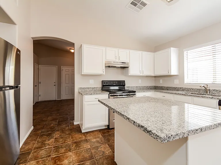 14905 W Caribbean Ln — Photo 3
