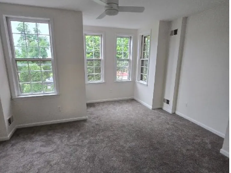 1110 K St SE — Photo 9