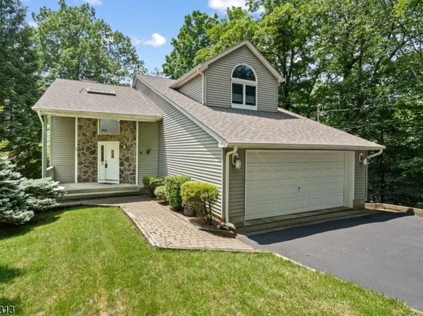 129 W Lake Shore Dr, Rockaway Twp., NJ 07866