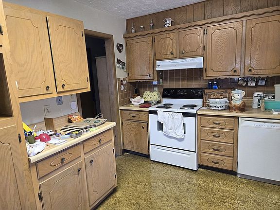 4th image of 8805 Evanston Ave