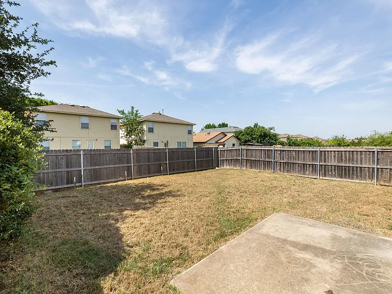 190 Quarter Ave — Photo 20