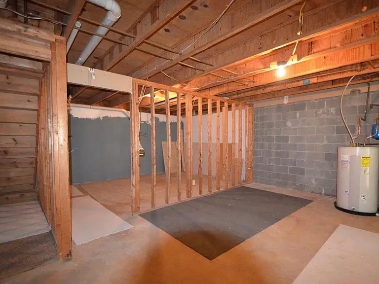 1804 Queen Anne Ct — Photo 15