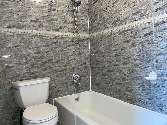 3rd image of 129 Atlantic Ave #4R