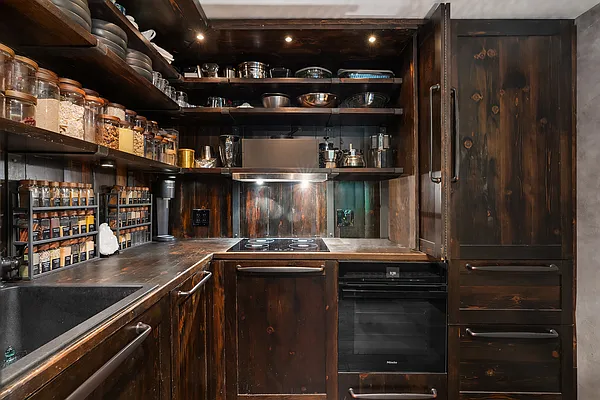 Rented by Coldwell Banker Warburg | media 19