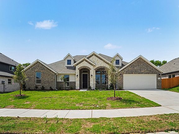 3rd image of 706 Alaina Dr