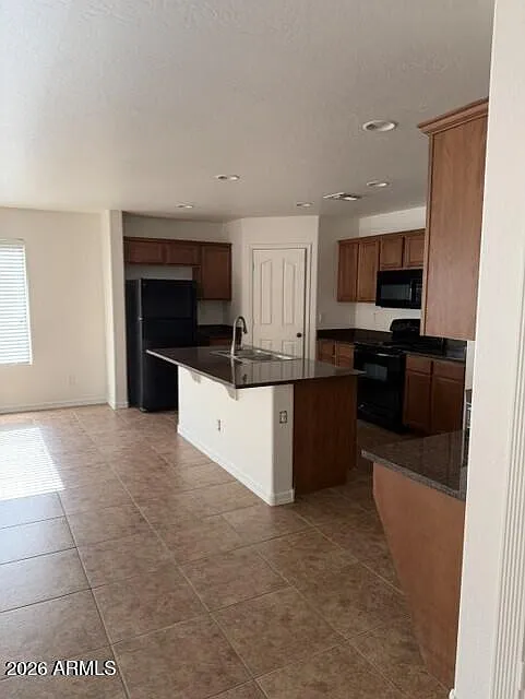 4 bed, 2.0 bath, 1805 sqft, $2,100 — Photo 4