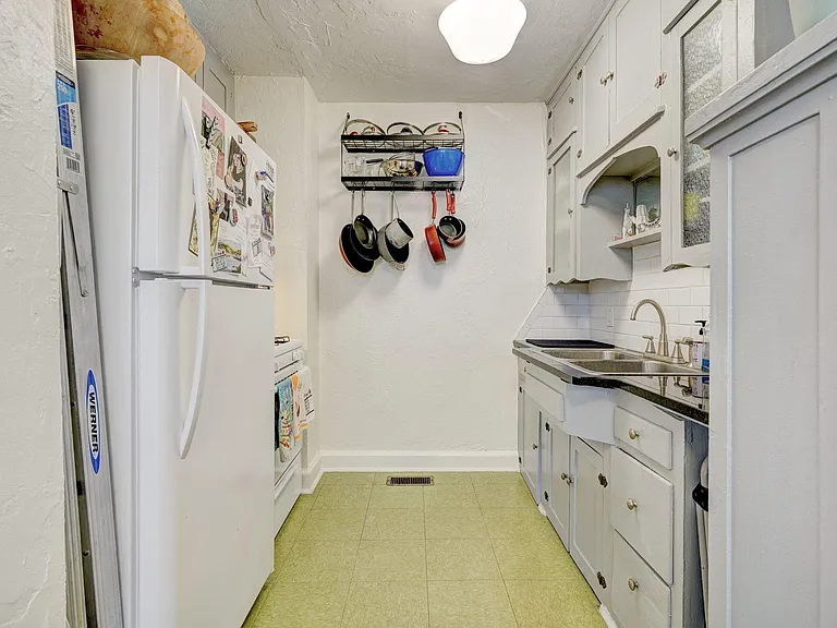 308 NW 24th St #B — Photo 20