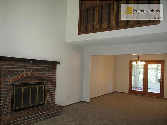 3rd image of 10021 W 85th St