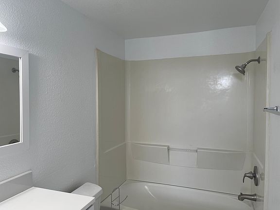 5th image of 9489 Fairgrove Ln Unit 204