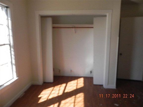 5th image of 828 Williams Ave