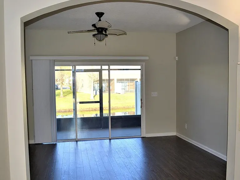 13020 Sunset Lake Dr — Photo 2