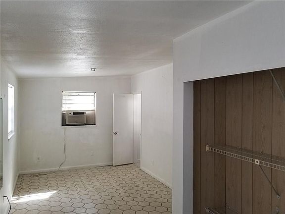 3rd image of 11602 Balsam Dr