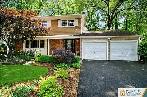 80 Monroe Ave photo 1