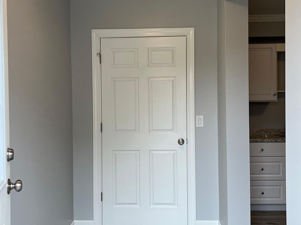 Foyer with Closet