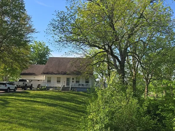 311 E 21st St, Higginsville, MO 64037