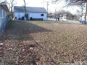 4th image of 4610 Eldridge Ave