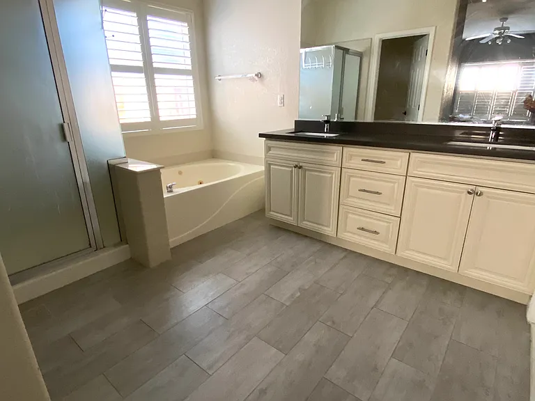 Master-bedroom Full bathroom