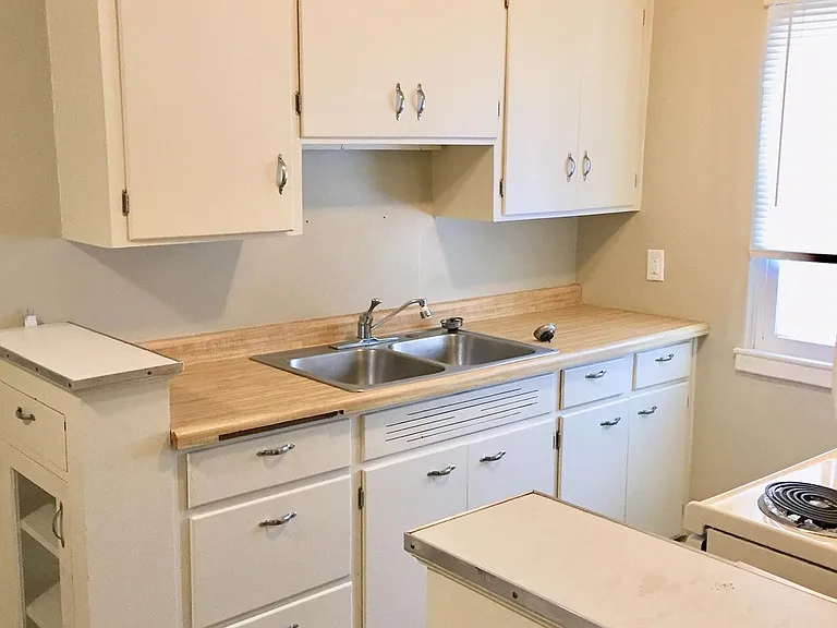 1707 Goff Ave — Photo 2