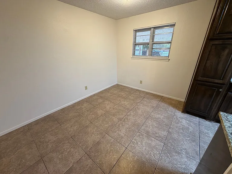 5003 Hall Ave — Photo 6