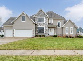 2166 McCormick Trl, Stevensville, MI 49127